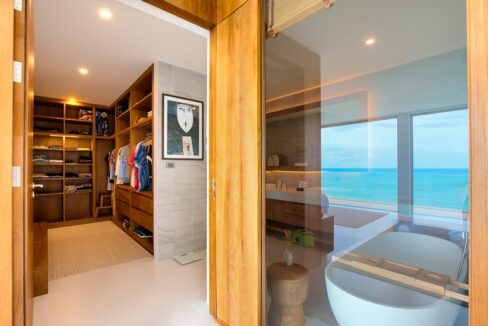 1F08774B-48EF-4524-8746-070C75C82297