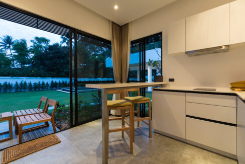 20180119-Thansamaay_kitchen_beach-001