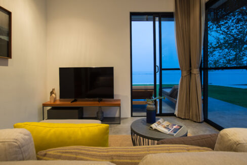 20180119-Thansamaay_living_beach-007