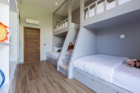 51E1C6AD-5B2C-4F0D-ACC6-14E77AD06579