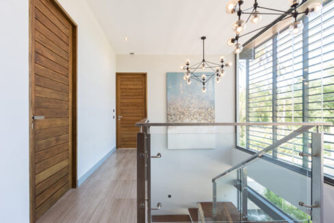 99E5AA83-2C57-4A5D-8DDE-FA9BFC6021B0