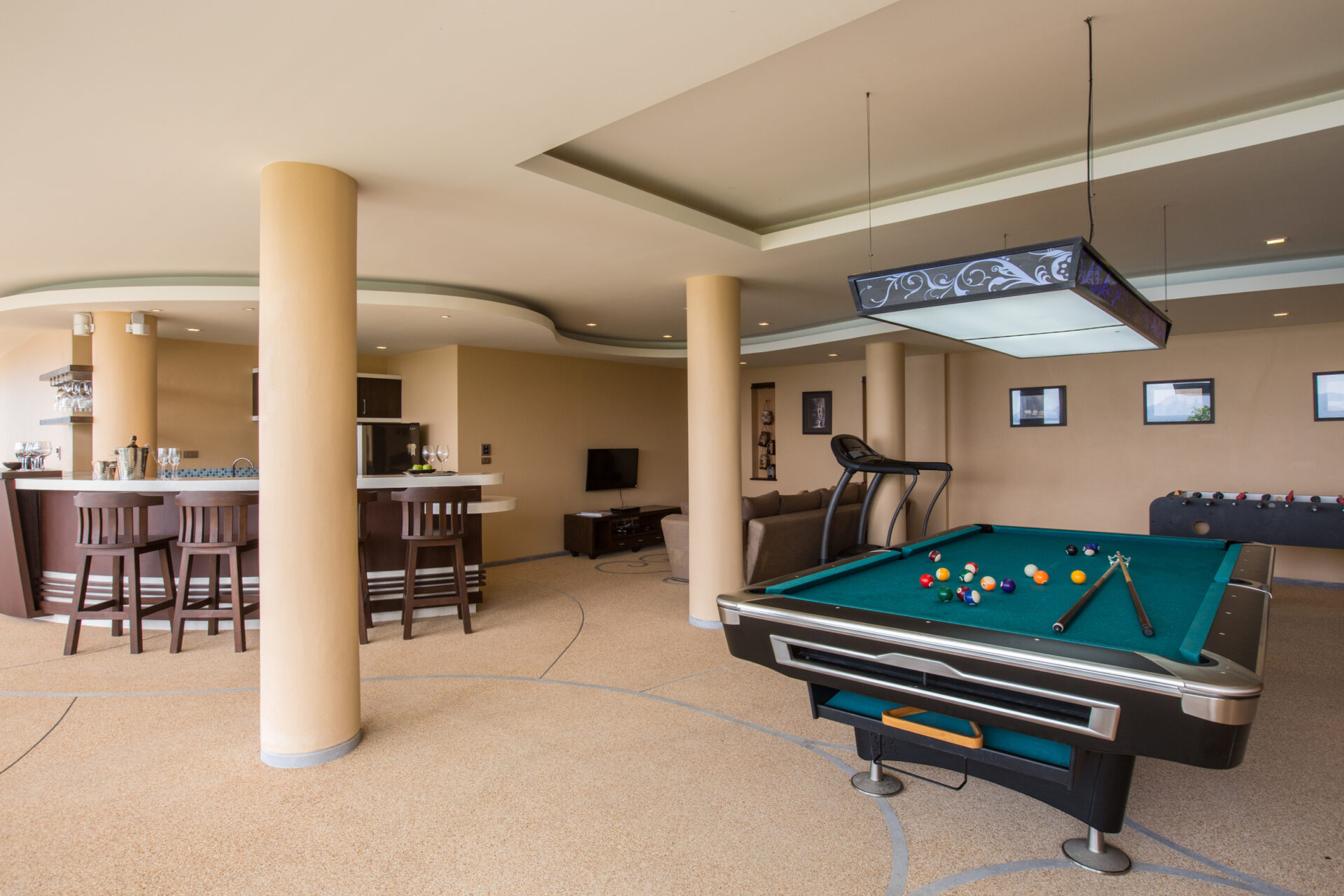 Akira_lounge_games-3