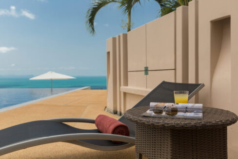 Akira_swimming_pool-7