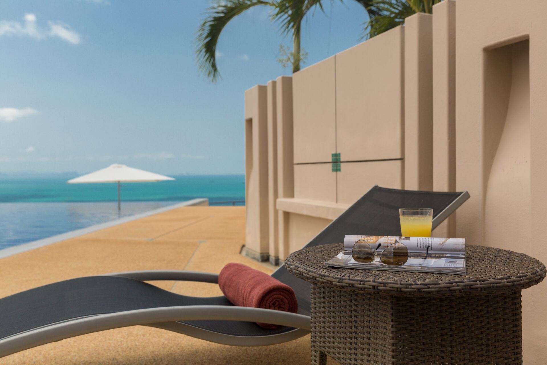 Akira_swimming_pool-7