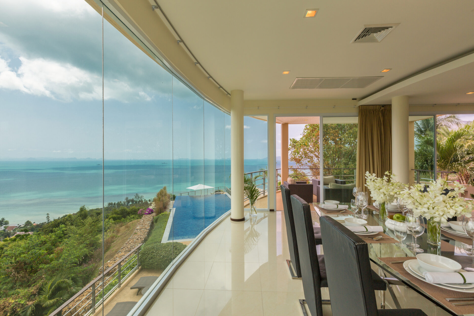 Akira_upper_dining-1