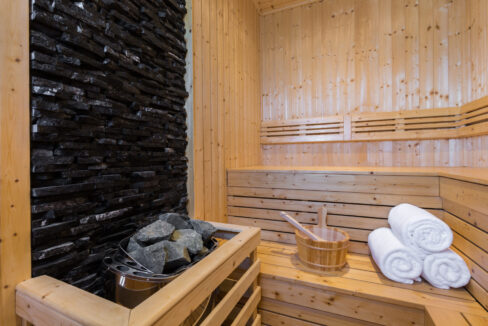 F5F2CC39-B50A-41B6-9E6A-C45A9C454F81