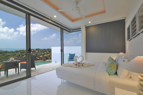 Ok Ok F viewed IMG_0366