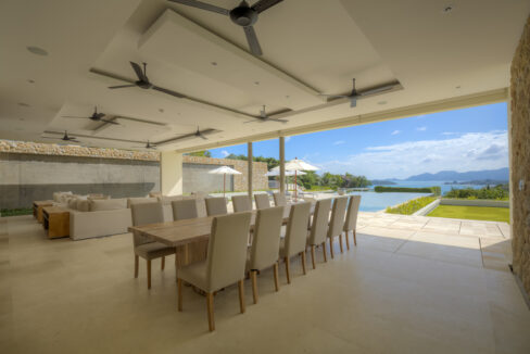 V22 extras (1 of 23)